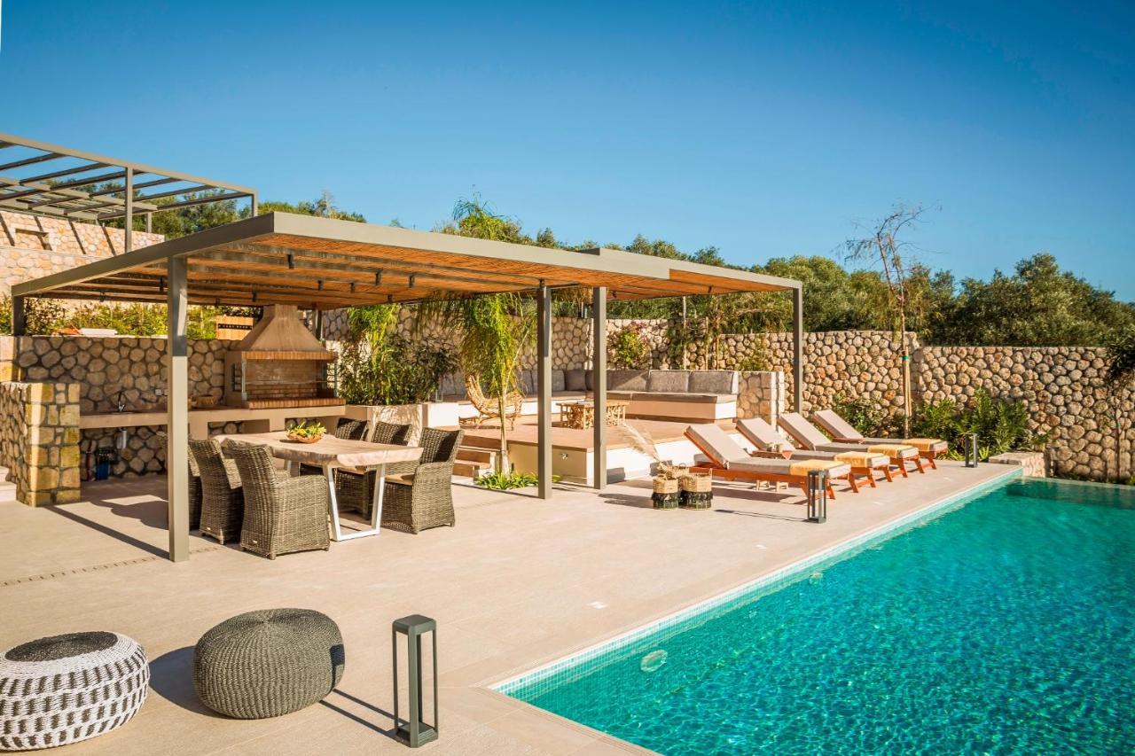 Zeus Exclusive Villas สปาร์เชีย ภายนอก รูปภาพ